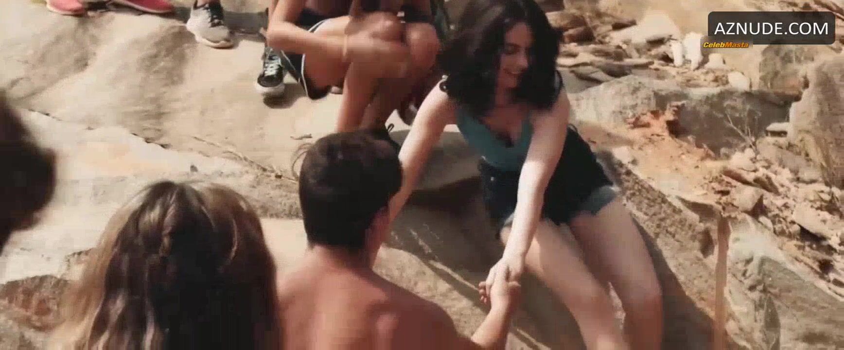 Giorgia Whigham Vanessa Marano And Lesbian, Booty Scene In - Photo 2 of 5 photo 4