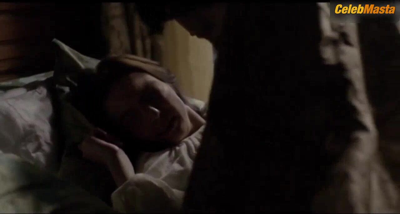 Eleanor Tomlinson ’s Sexy Scene From The White Queen - Photo 2 of 5 photo 1