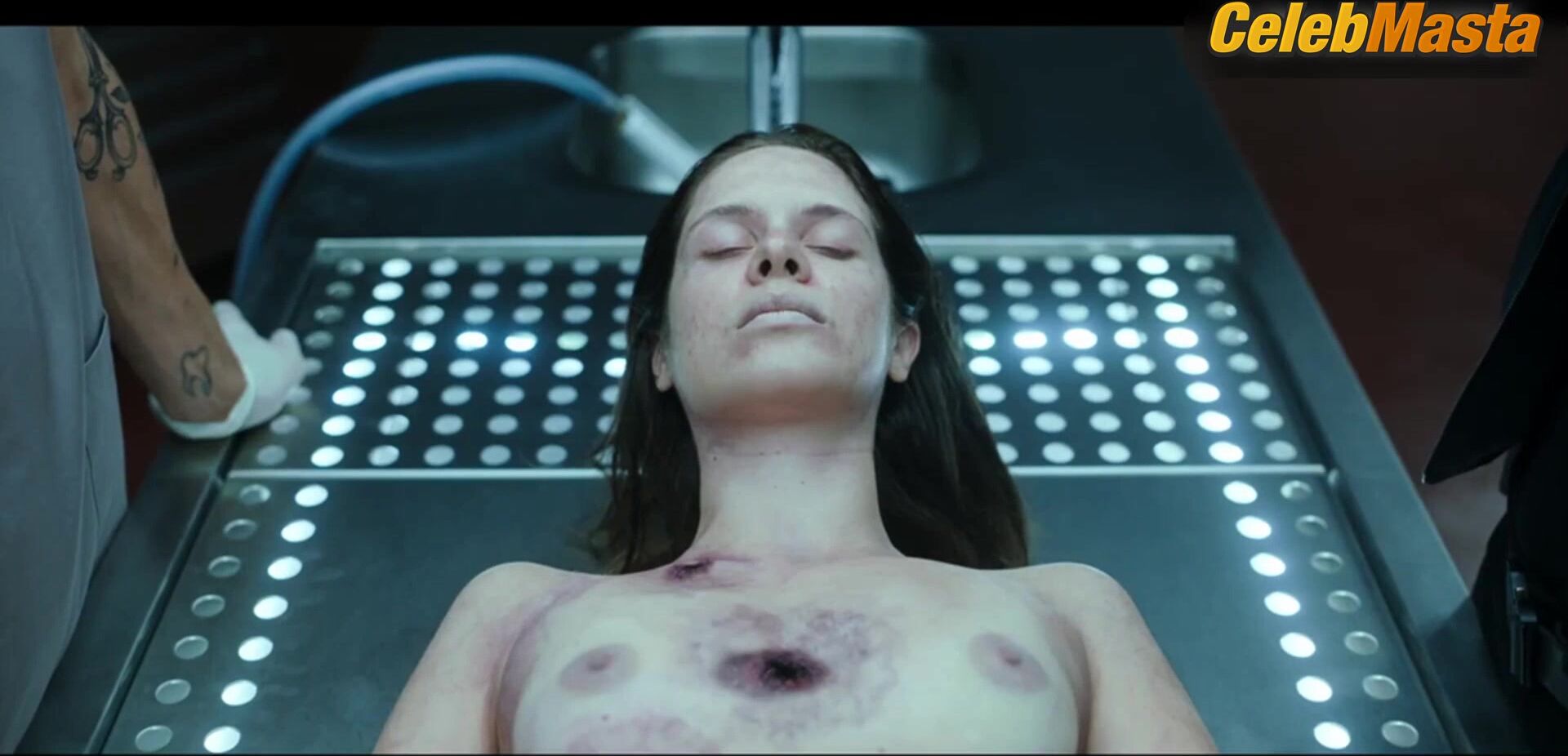 Daphne Patakia ’s Tits Scene From Dog 51 - Photo 1 of 5 photo 5