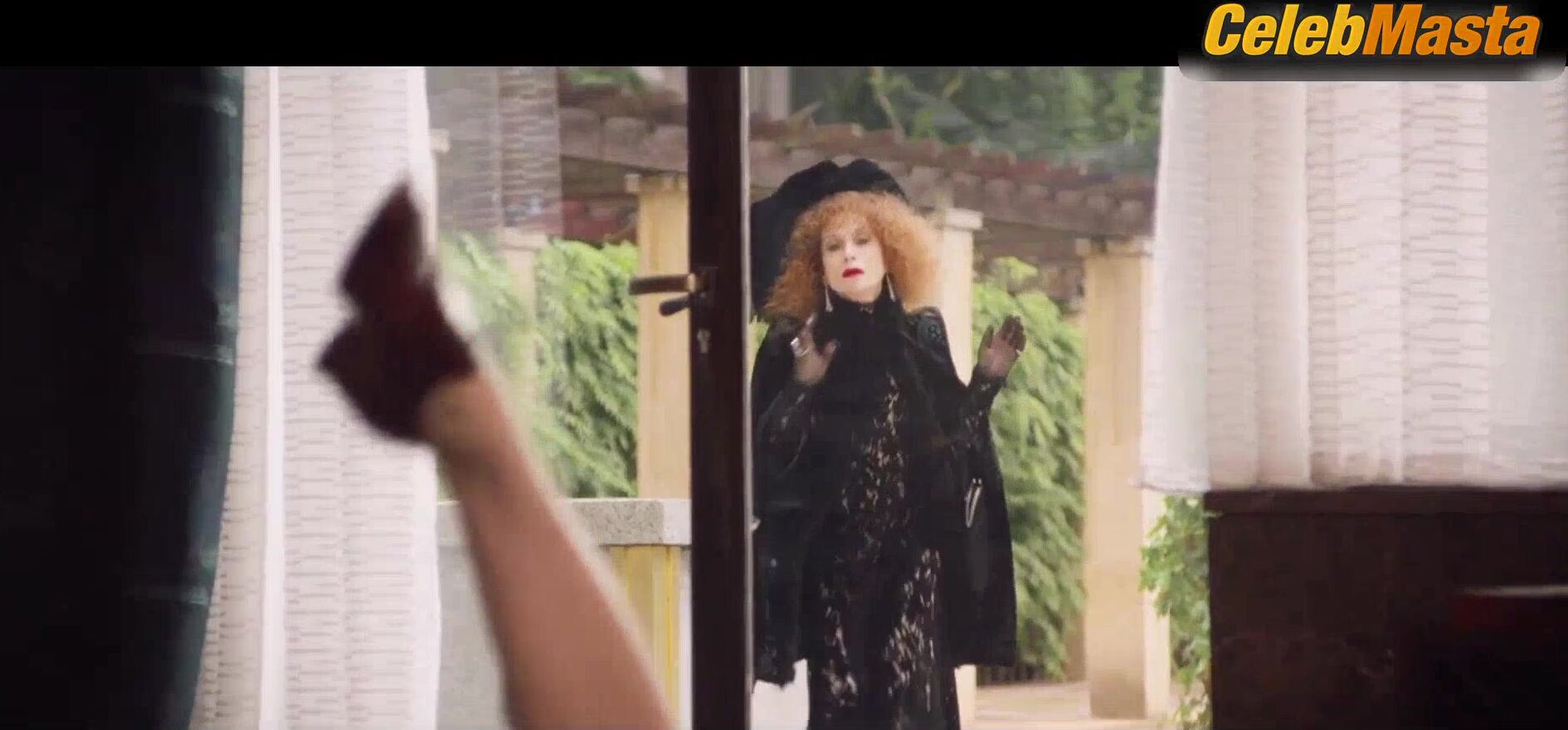 Isabelle Huppert Nadia Tereszkiewicz And Sexy Scene From The - Photo 3 of 5 photo 1