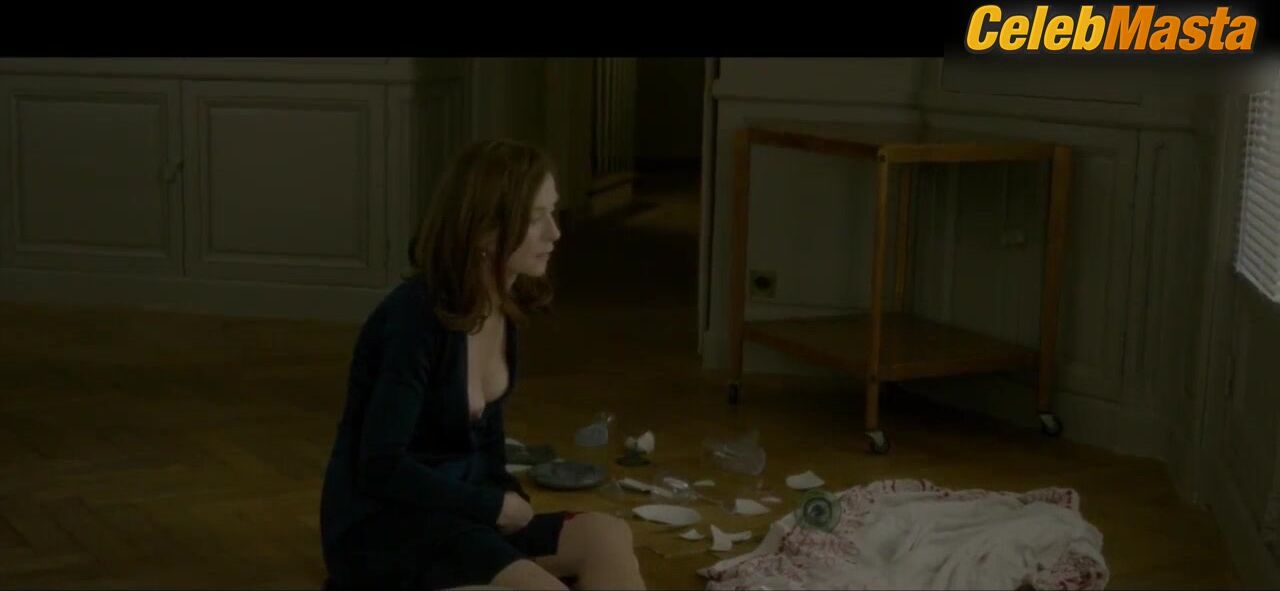 Isabelle Huppert Tits Scene From Elle - Photo 2 of 5 photo 4