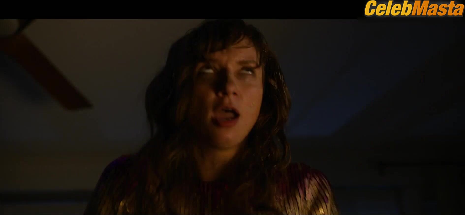 Lauren Lapkus Sarah Chalke And Sexy Scene From The Wrong - Photo 3 of 5 photo 4