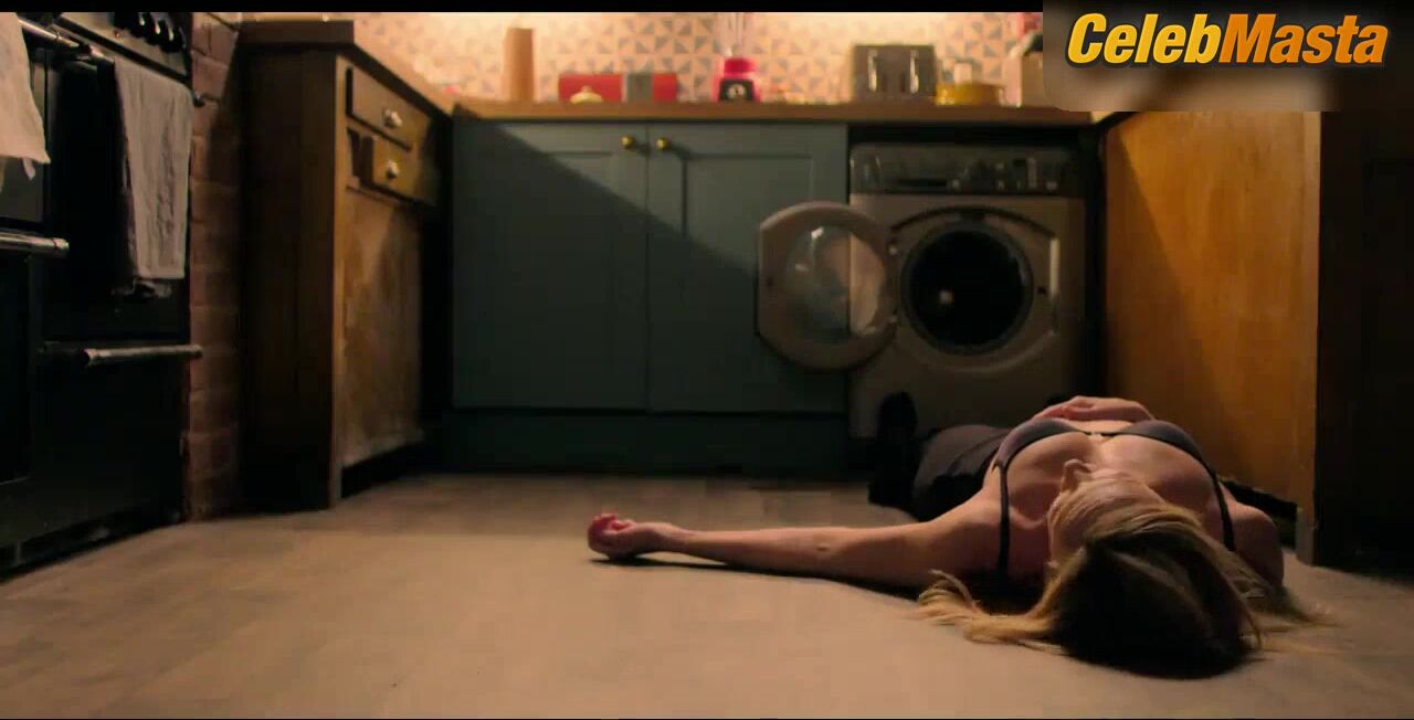 Toni Collette Flaunts Underwear Scene In Wanderlust - Photo 1 of 5