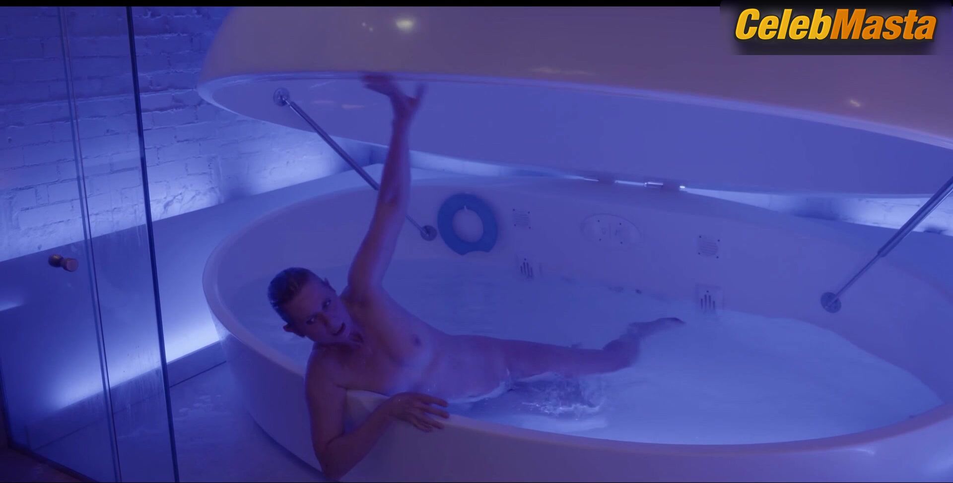 Cynthia Nixon Reveals Breasts And Bush Scene In And Just - Photo 2 of 5 photo 5