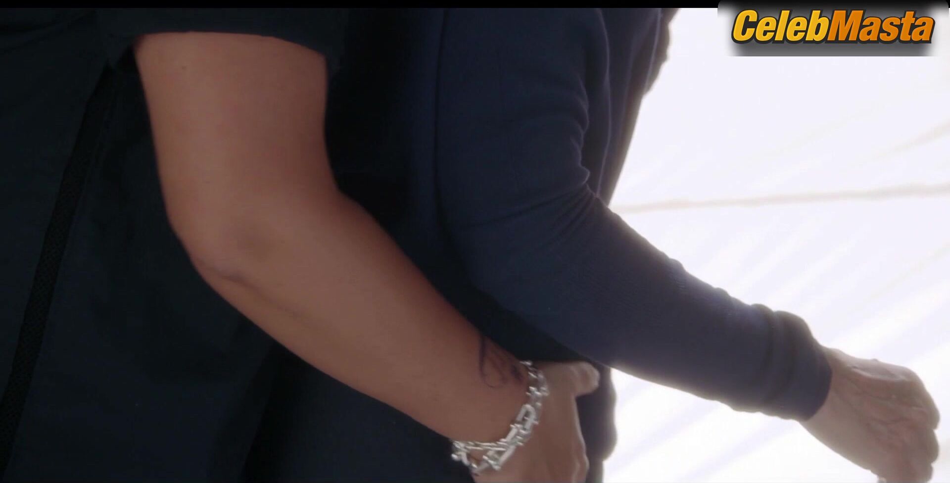 Cynthia Nixon And Sara Ramirez’s Lesbian Scene In - Photo 1 of 5