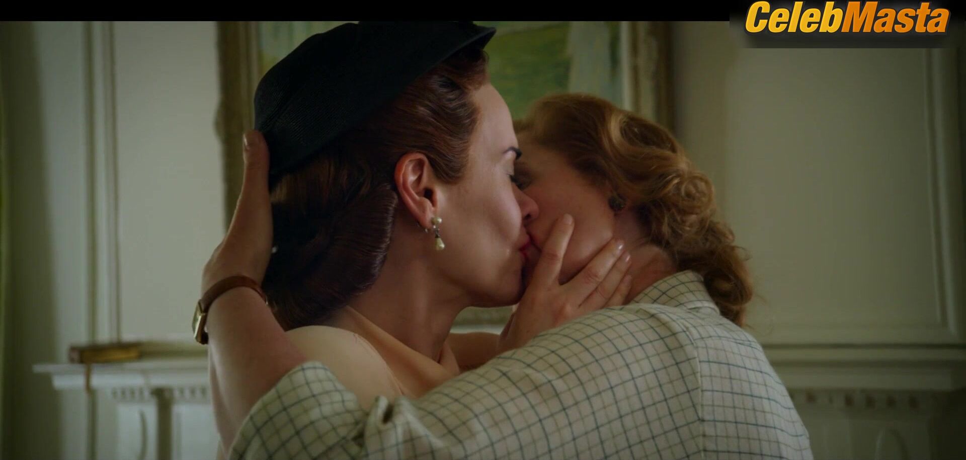 Cynthia Nixon And Sarah Paulson Share Lesbian Scene In - Photo 1 of 5 photo 5