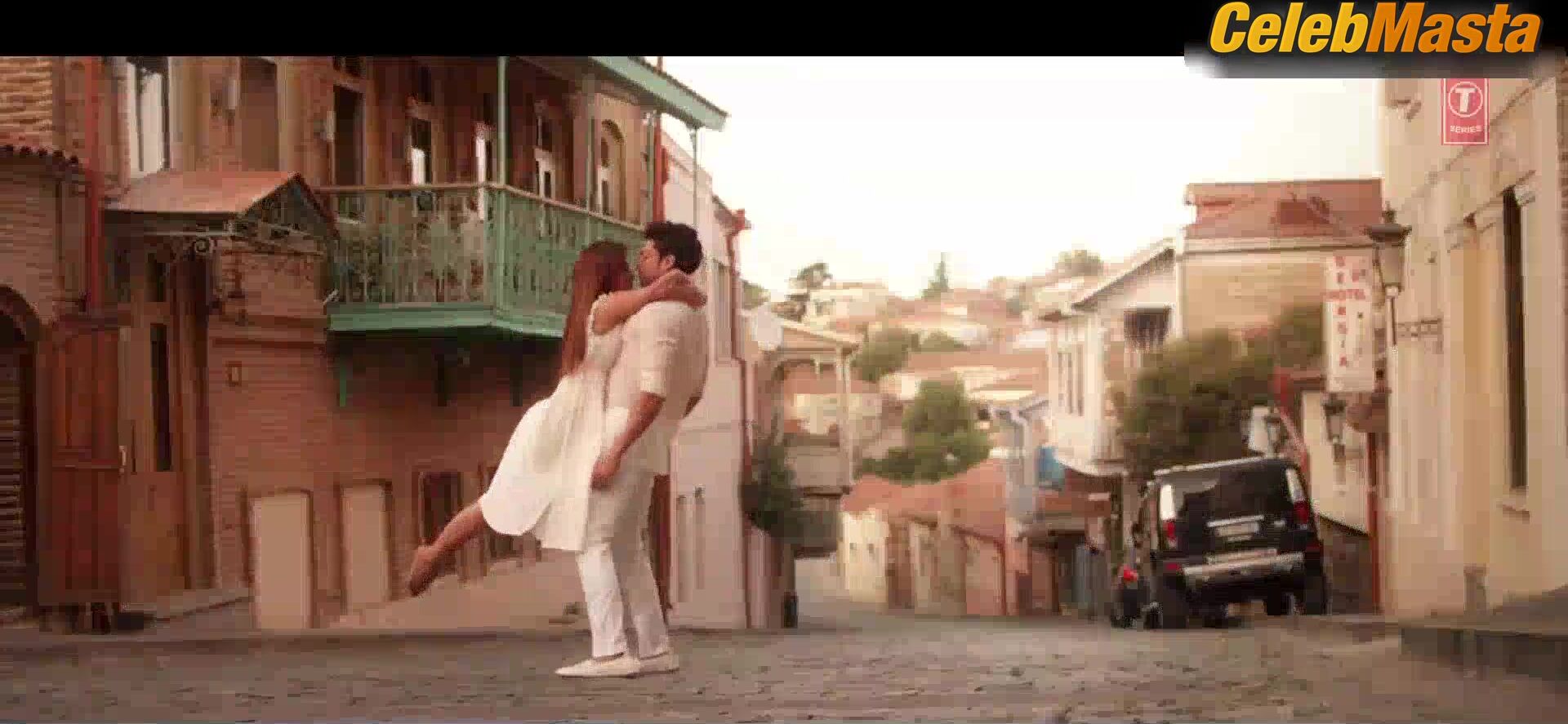 Sana Khan ’s Hot Scene In Wajah Tum Ho - Photo 2 of 5
