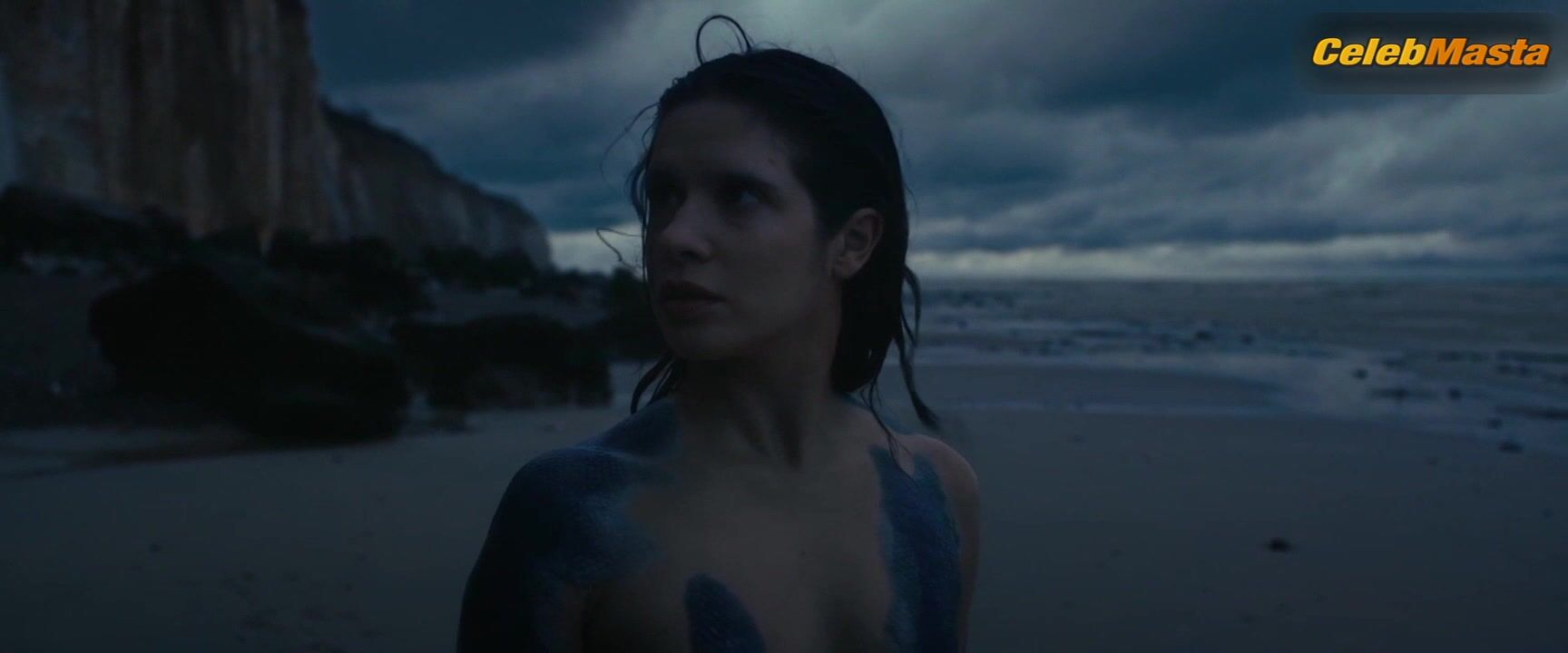 Daphne Patakia Booty, Tits Scene From L’appel De - Photo 1 of 5 photo 4