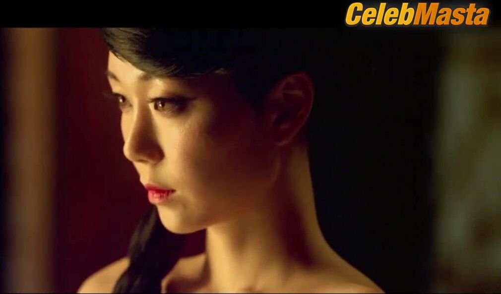 Lee Yoo-young Naked Scene From The Treacherous - Photo 1 of 5