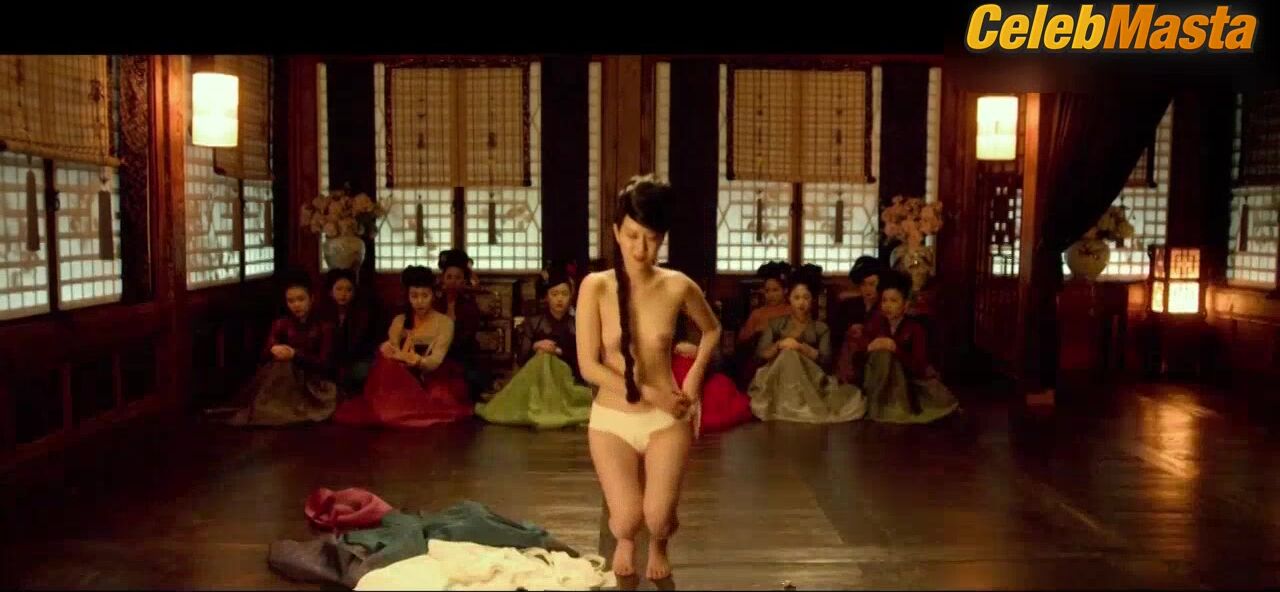 Lee Yoo-young Naked Scene From The Treacherous - Photo 1 of 5 photo 4
