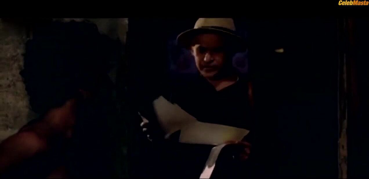 Camila Pitanga Flaunts Breasts Scene In Eu Receberia As - Photo 1 of 5