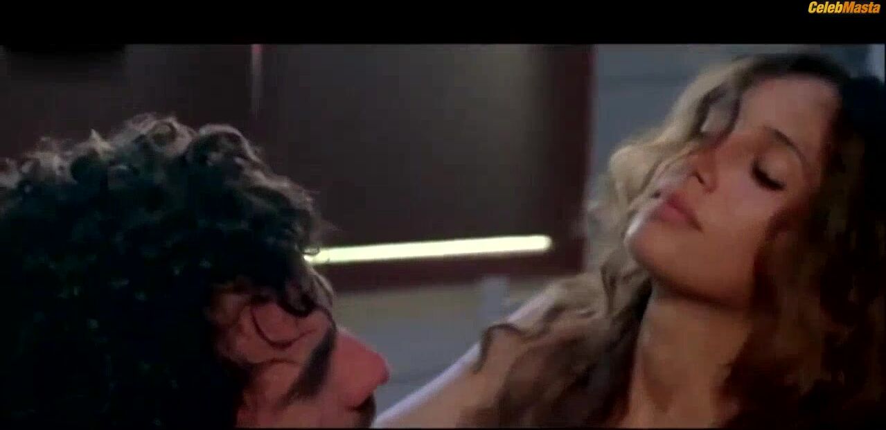 Camila Pitanga Bares Breasts Scene In Eu Receberia As - Photo 1 of 5