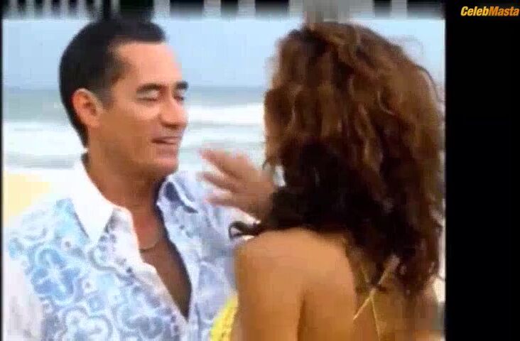 Camila Pitanga ’s Boobs Scene In Paraiso Tropical - Photo 1 of 5