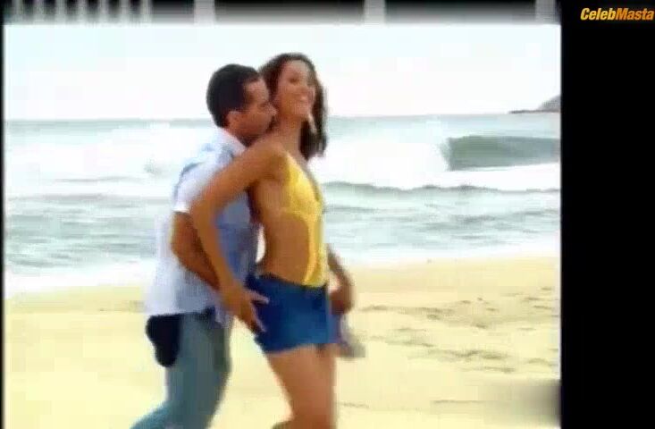 Camila Pitanga ’s Boobs Scene In Paraiso Tropical - Photo 1 of 5 photo 2