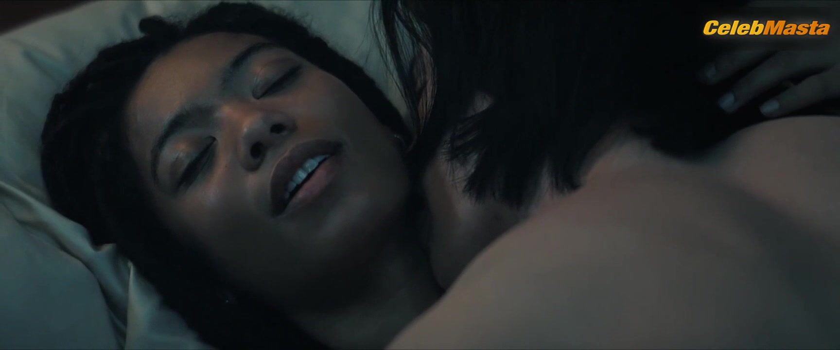 Jaz Sinclair And London Thor Lesbian Sex Scene In Gen V - Photo 2 of 5 photo 5