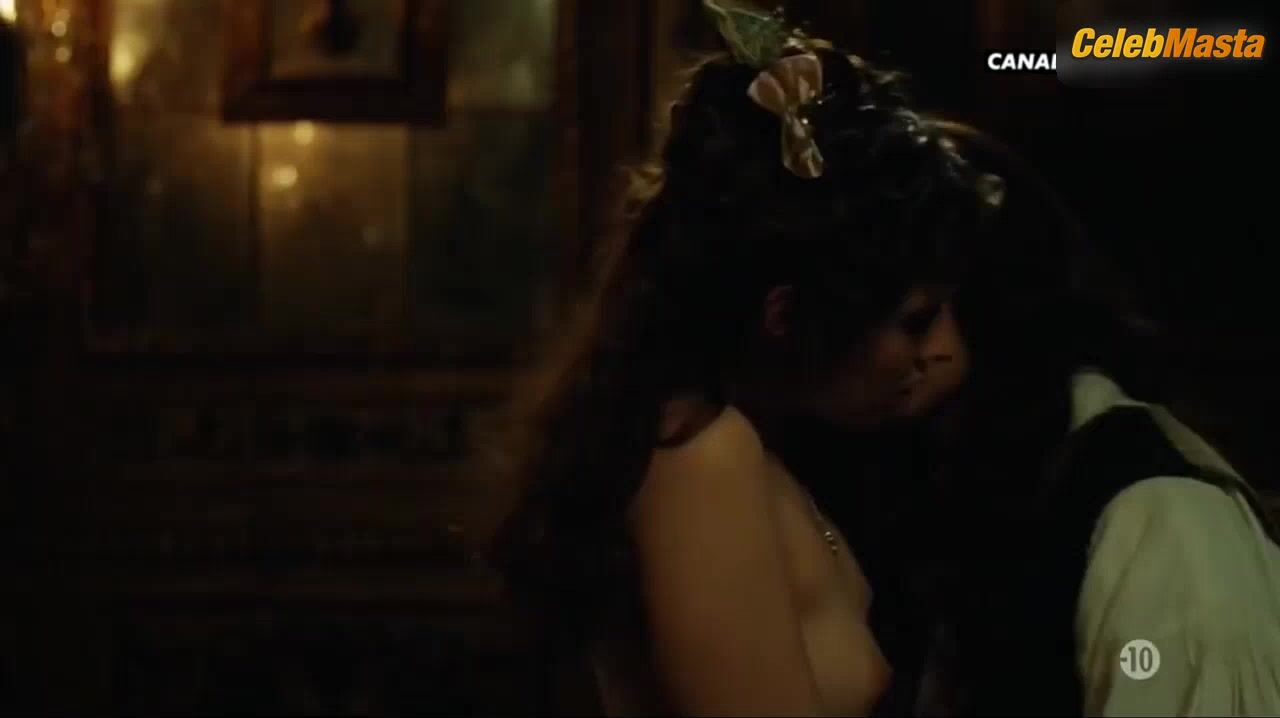 Daphne Patakia ’s Ass, Tits Scene In Versailles - Photo 1 of 5 photo 4
