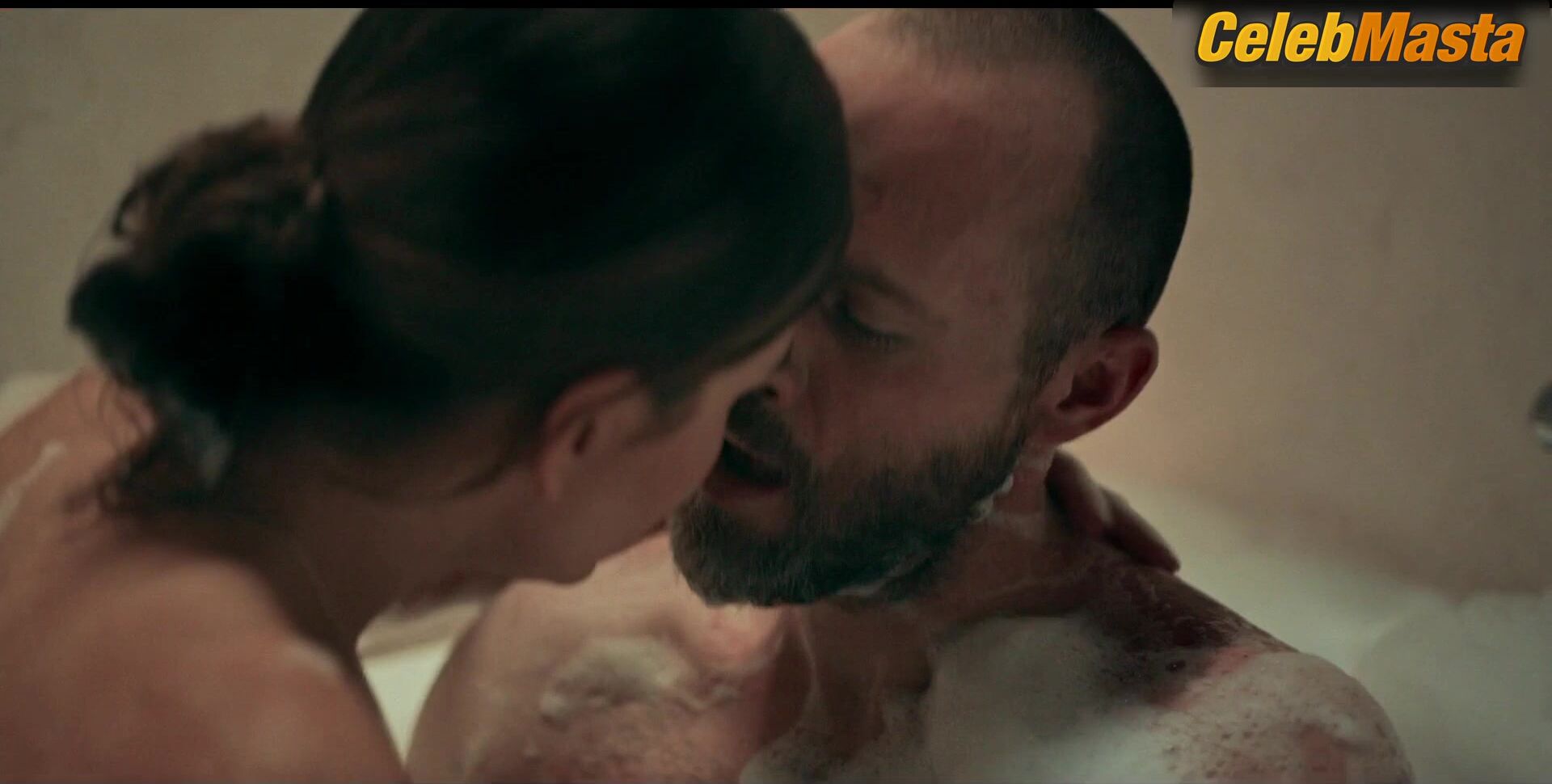 Maria Fernanda Yepes ’ Tits Scene In Dark Desire - Photo 2 of 5