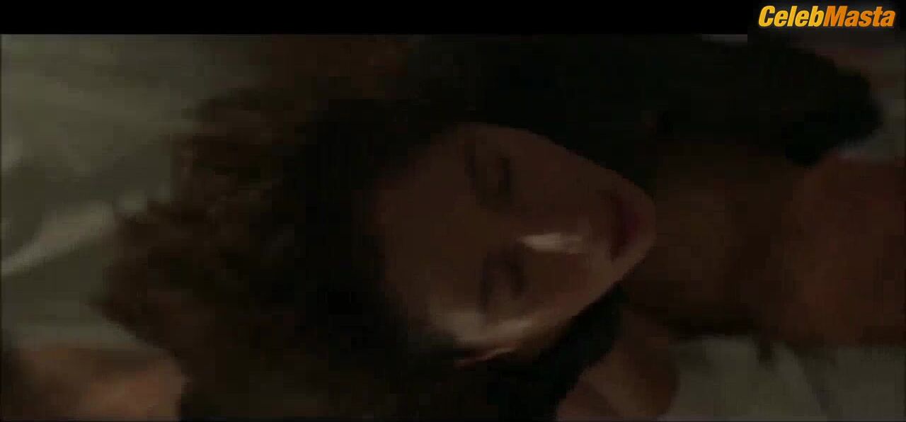 Camila Pitanga ’s Underwear Scene From Aruanas - Photo 1 of 5