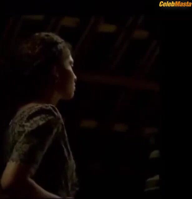 Camila Pitanga Tits Scene From O Preco Da Paz - Photo 1 of 5
