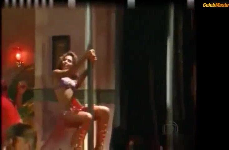 Camila Pitanga Tits Scene From Paraiso Tropical - Photo 2 of 5 photo 4