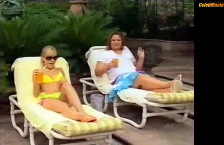 Angelique Boyer Swimsuit Scene From Rebelde - Photo 1 of 5 photo 4