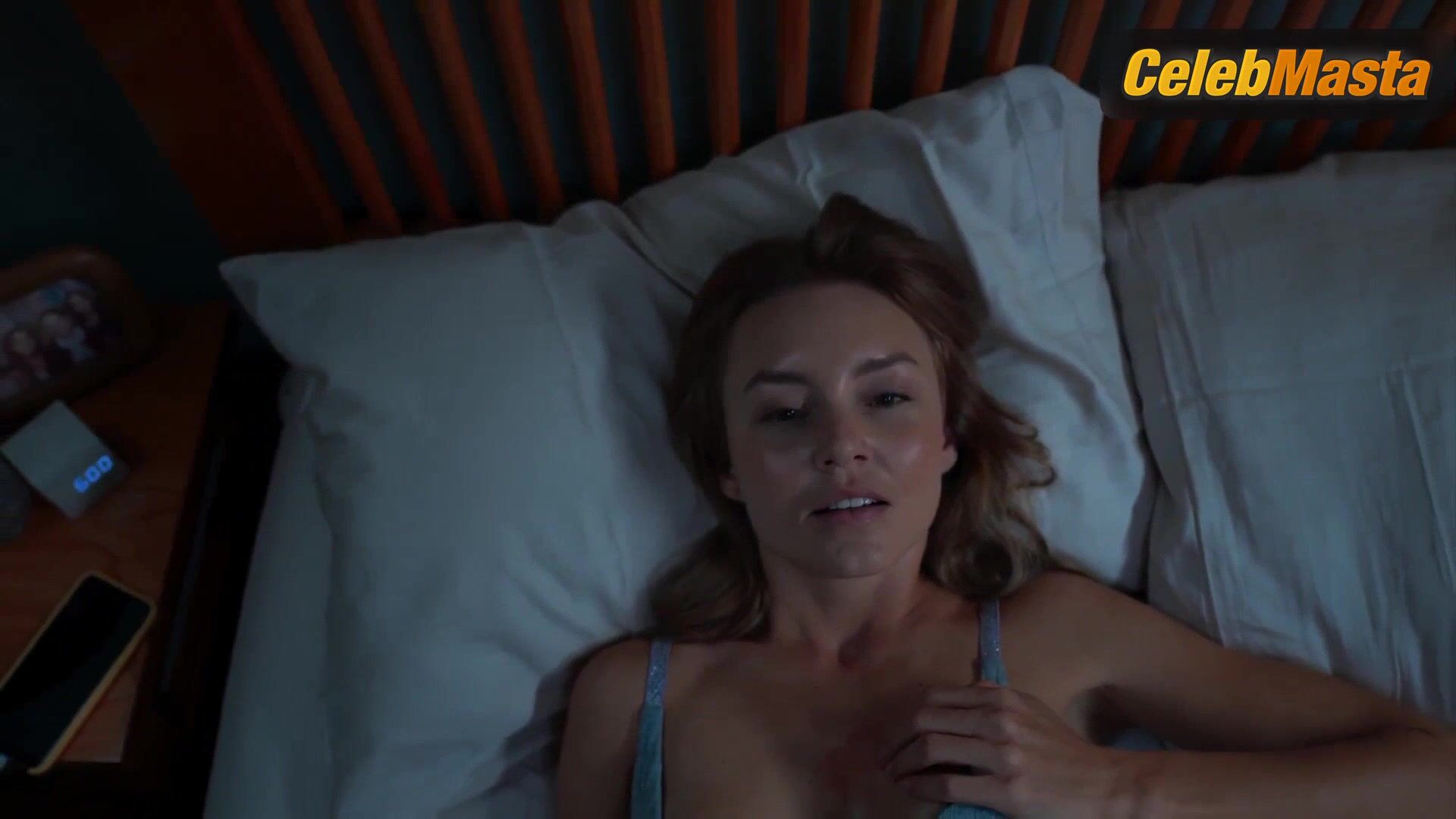 Angelique Boyer ’s Tits, Underwear Scene In El Extrano - Photo 1 of 5