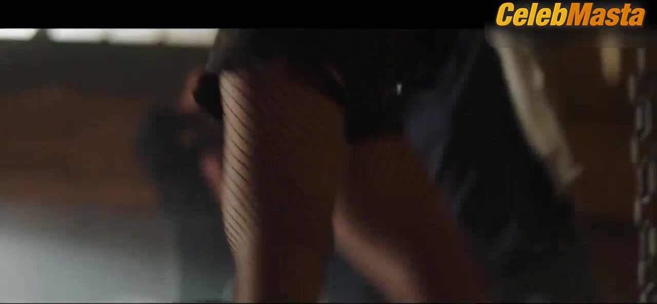 Brittany Allen ’s Sexy Scene From Jigsaw - Photo 3 of 5 photo 4