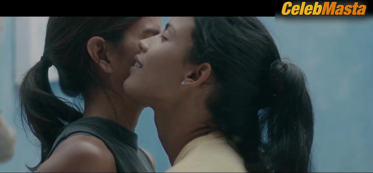 Danay Garcia Patricia Velasquez And Lesbian, Swimsuit - Photo 1 of 5 photo 2