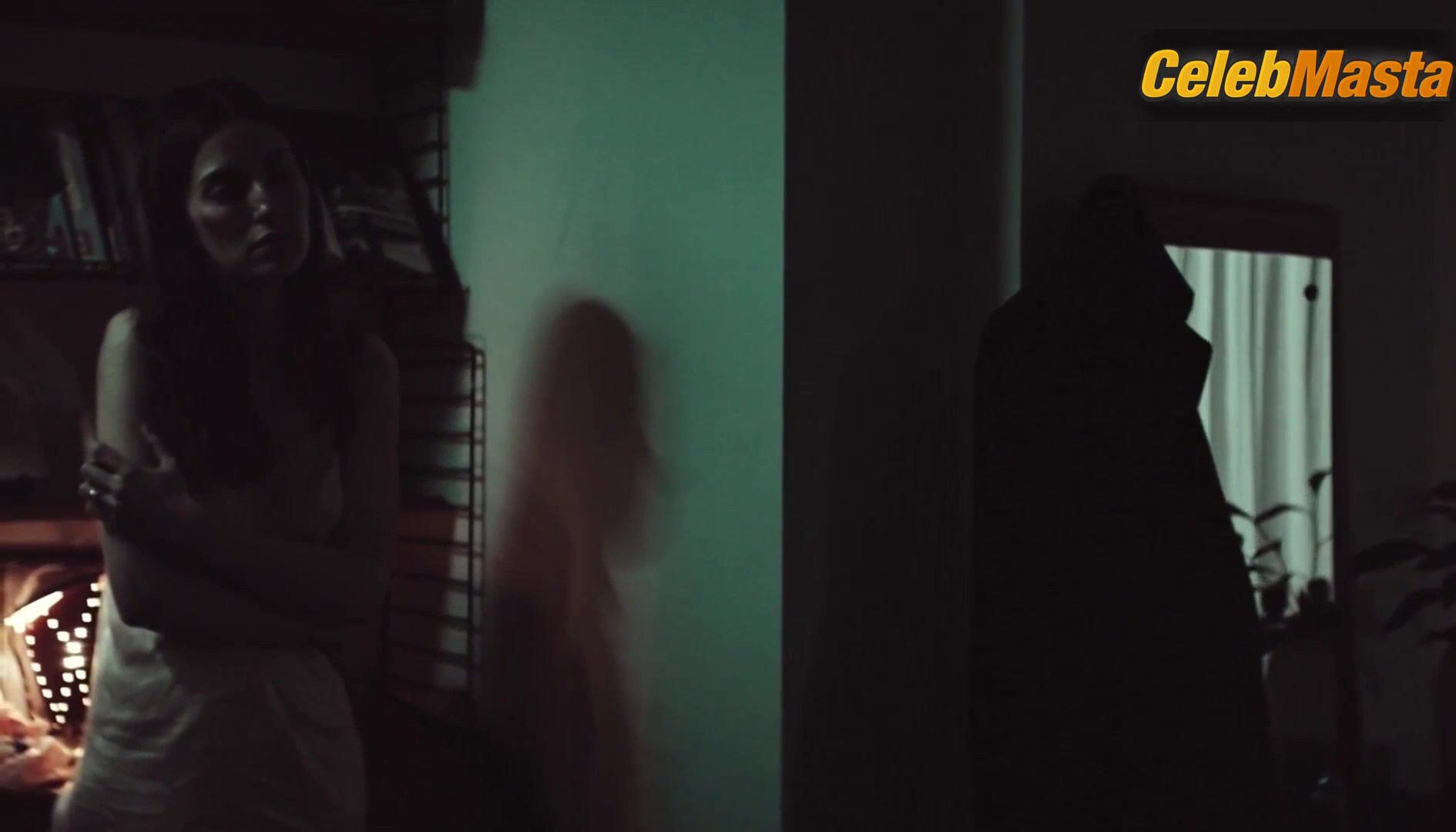 Maria Valverde ’s Booty, Tits Scene In Arana - Photo 1 of 5 photo 2