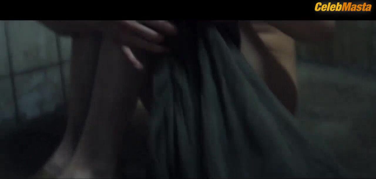 Maria Valverde ’s Ass, Tits Scene From Gernika - Photo 2 of 5 photo 4