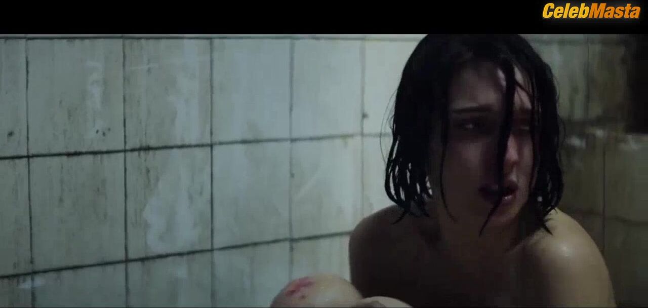 Maria Valverde ’s Ass, Tits Scene From Gernika - Photo 2 of 5 photo 5