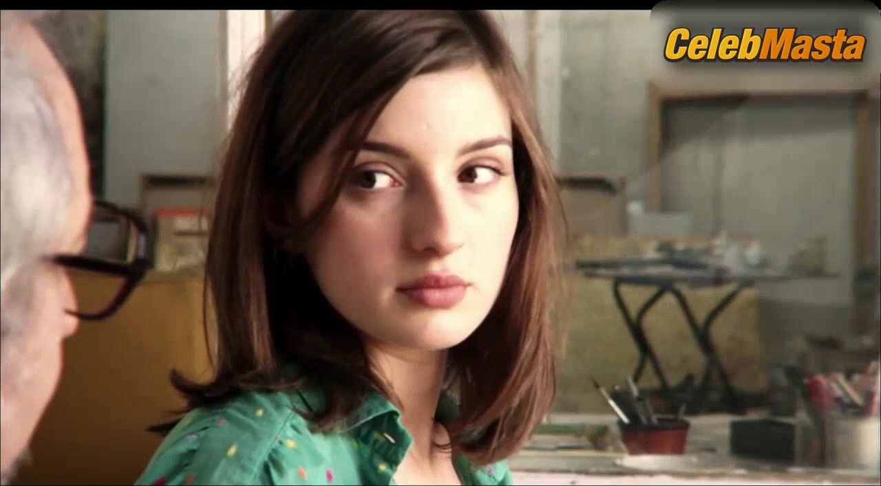 Maria Valverde ’s Tits Scene From Madrid, 1987 - Photo 2 of 5 photo 5
