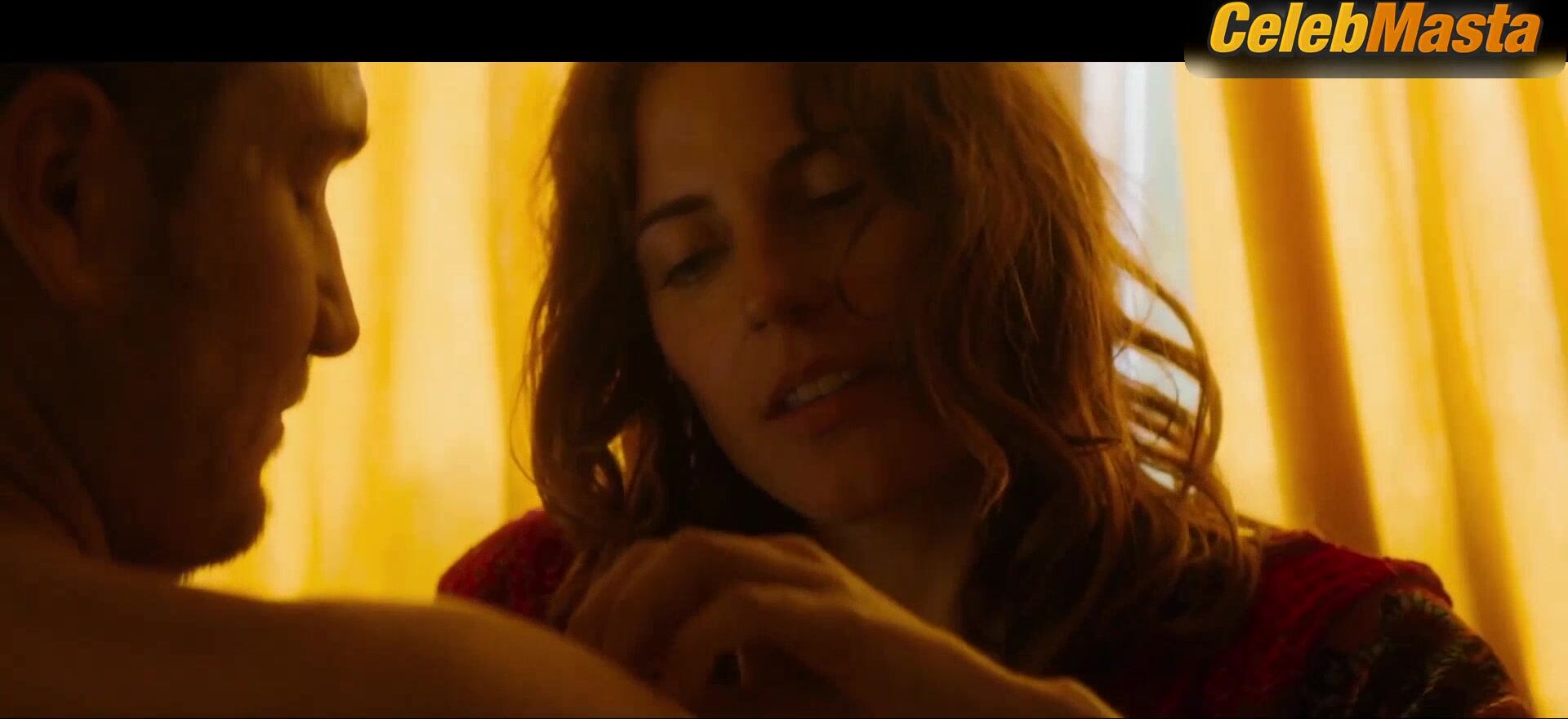 Antje Traue Tits, Underwear Scene In Playmaker - Photo 3 of 5 photo 4