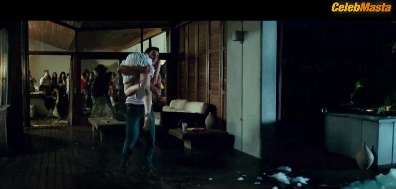 Maria Valverde Ass, Tits Scene From Three Steps Above Heaven - Photo 1 of 5