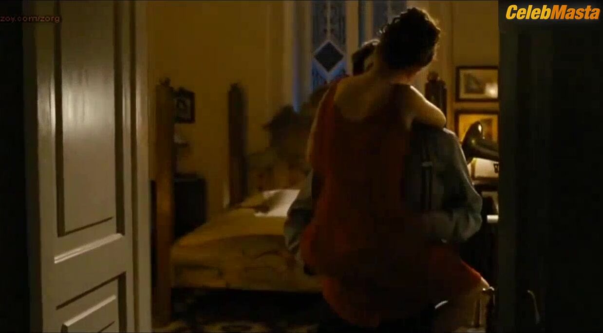 Maria Valverde ’s Sexy Scene From La Mujer Del - Photo 2 of 5