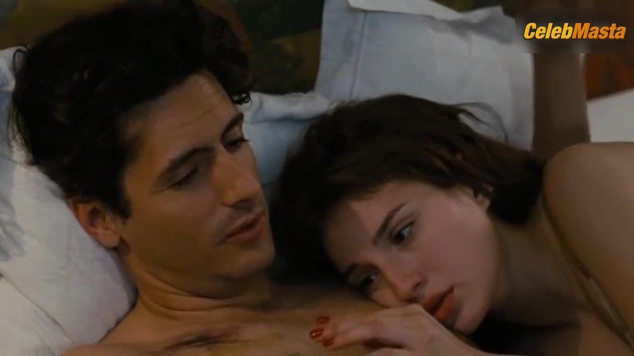 Maria Valverde ’s Underwear Scene In La Mujer Del - Photo 5 of 5 photo 1