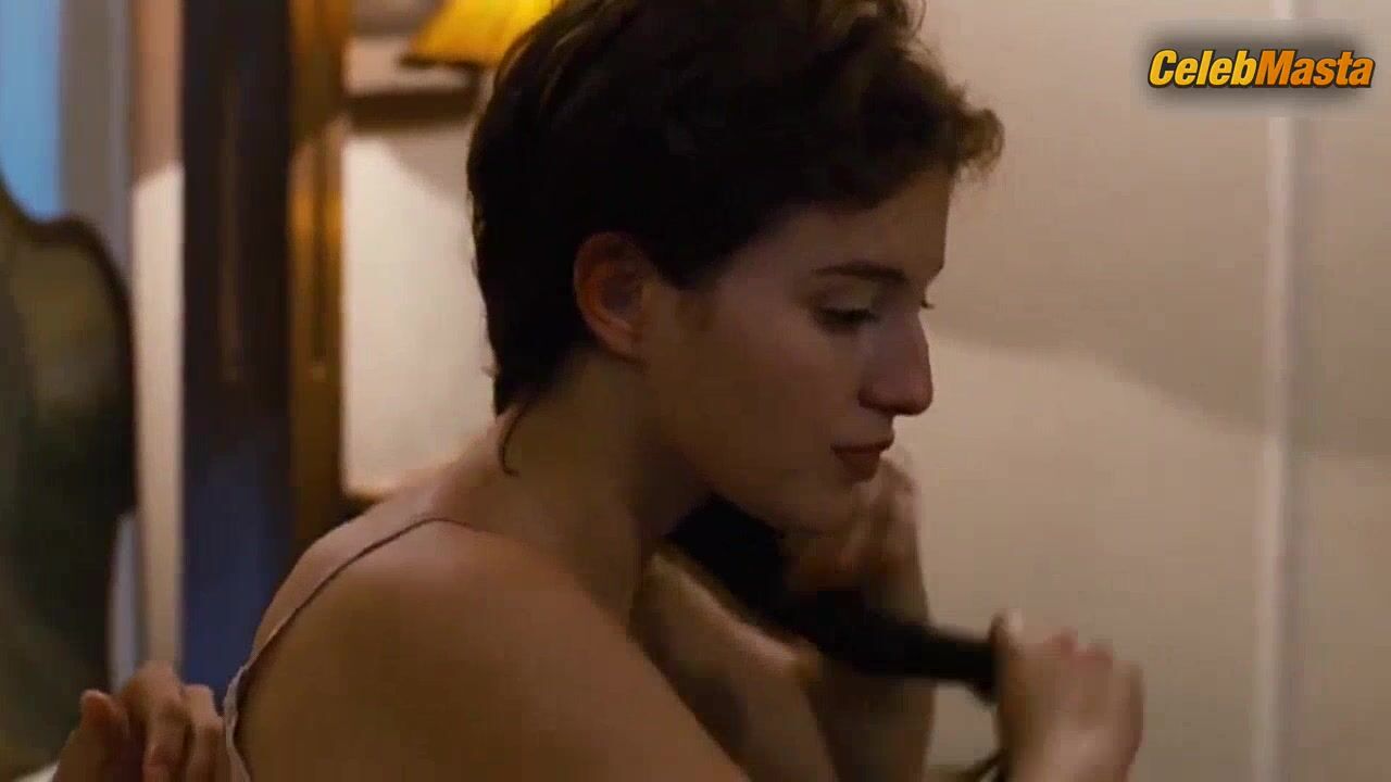 Maria Valverde ’s Underwear Scene In La Mujer Del - Photo 5 of 5 photo 4