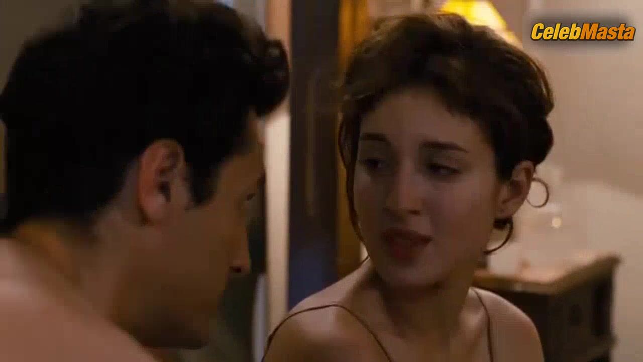 Maria Valverde ’s Underwear Scene In La Mujer Del - Photo 5 of 5