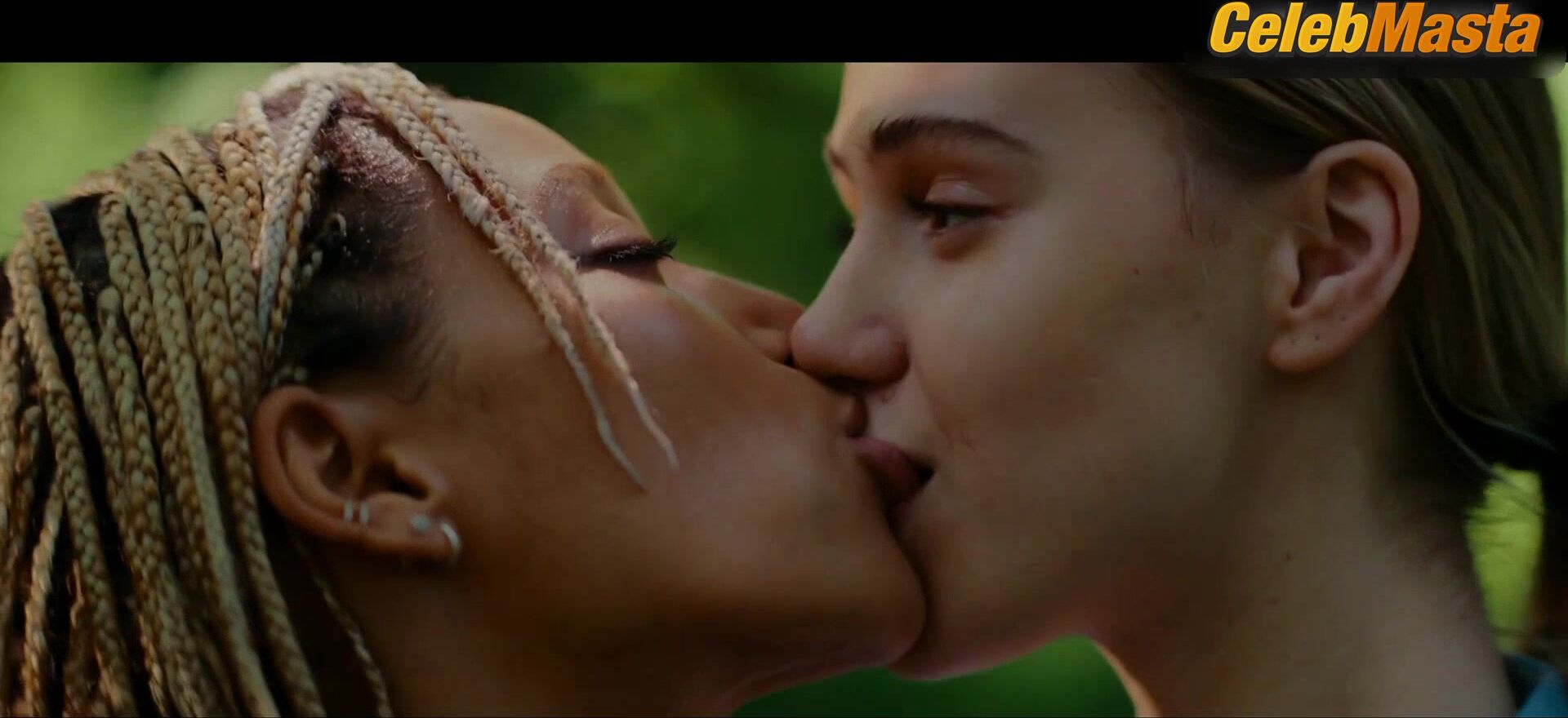 Amandla Stenberg And Maria Bakalova’s Lesbian Scene - Photo 2 of 5 photo 5