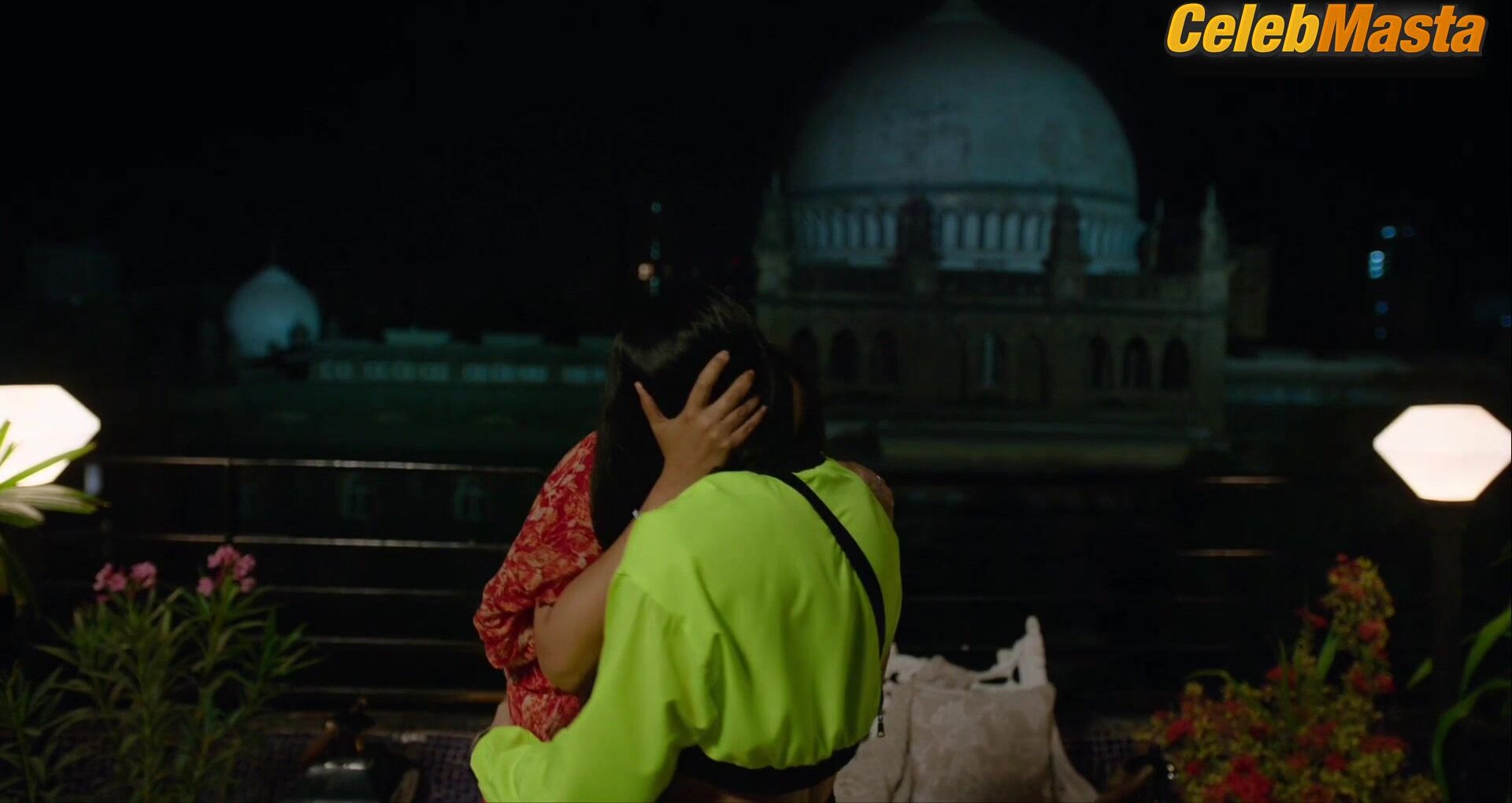 Gurbani Judge Lisa Ray And Gurbani’s Lesbian Scene - Photo 1 of 5 photo 5