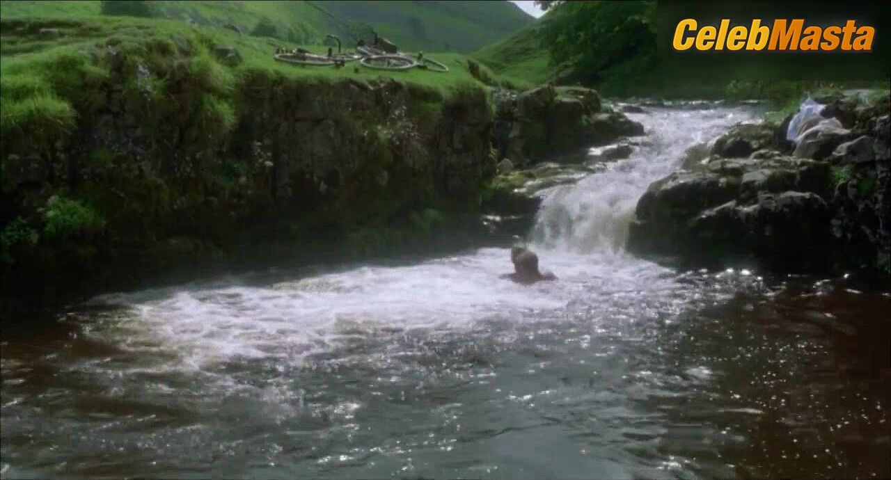 Emma Thompson Bares Tits In Carrington Scene - Photo 2 of 5 photo 1