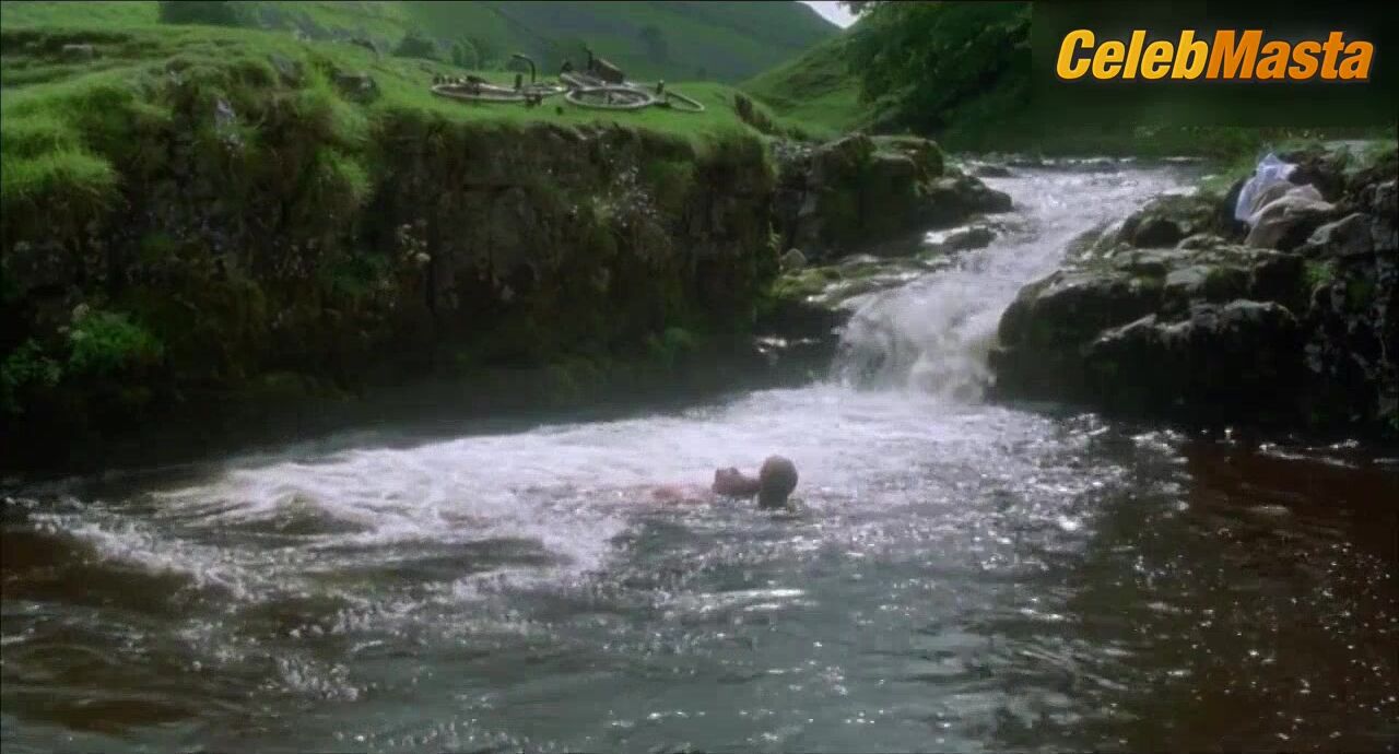 Emma Thompson Bares Tits In Carrington Scene - Photo 2 of 5 photo 5