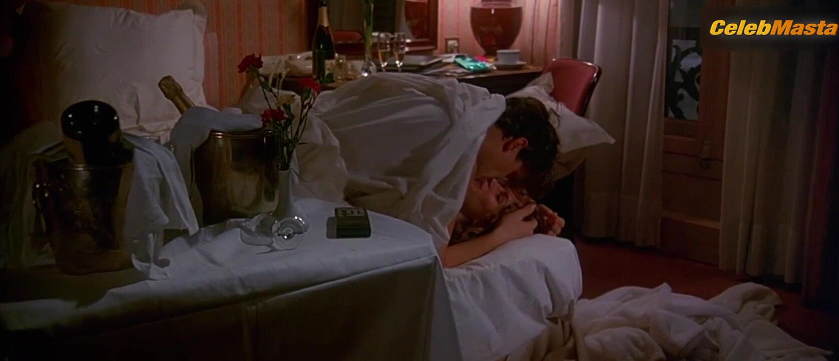 Julia Roberts ’ Sexy Scene From Ready To Wear - Photo 2 of 5 photo 1