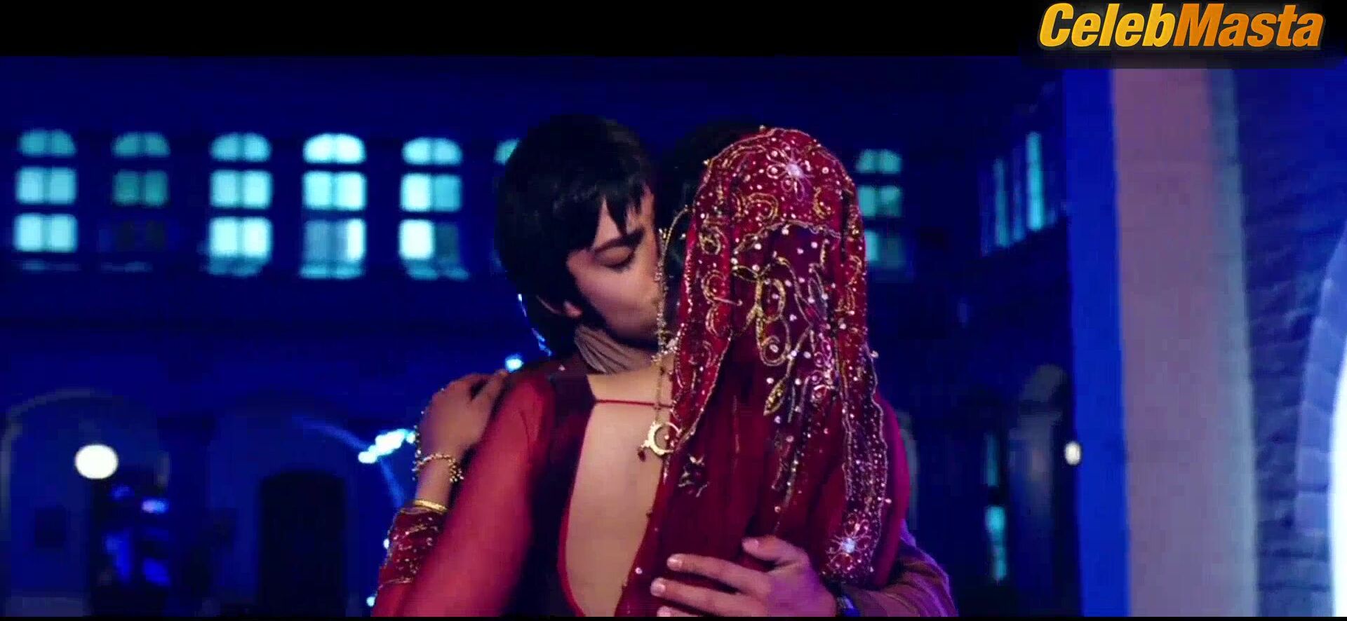 Rakul Preet Singh ’s Sexy Scene From Yaariyan - Photo 2 of 5 photo 1