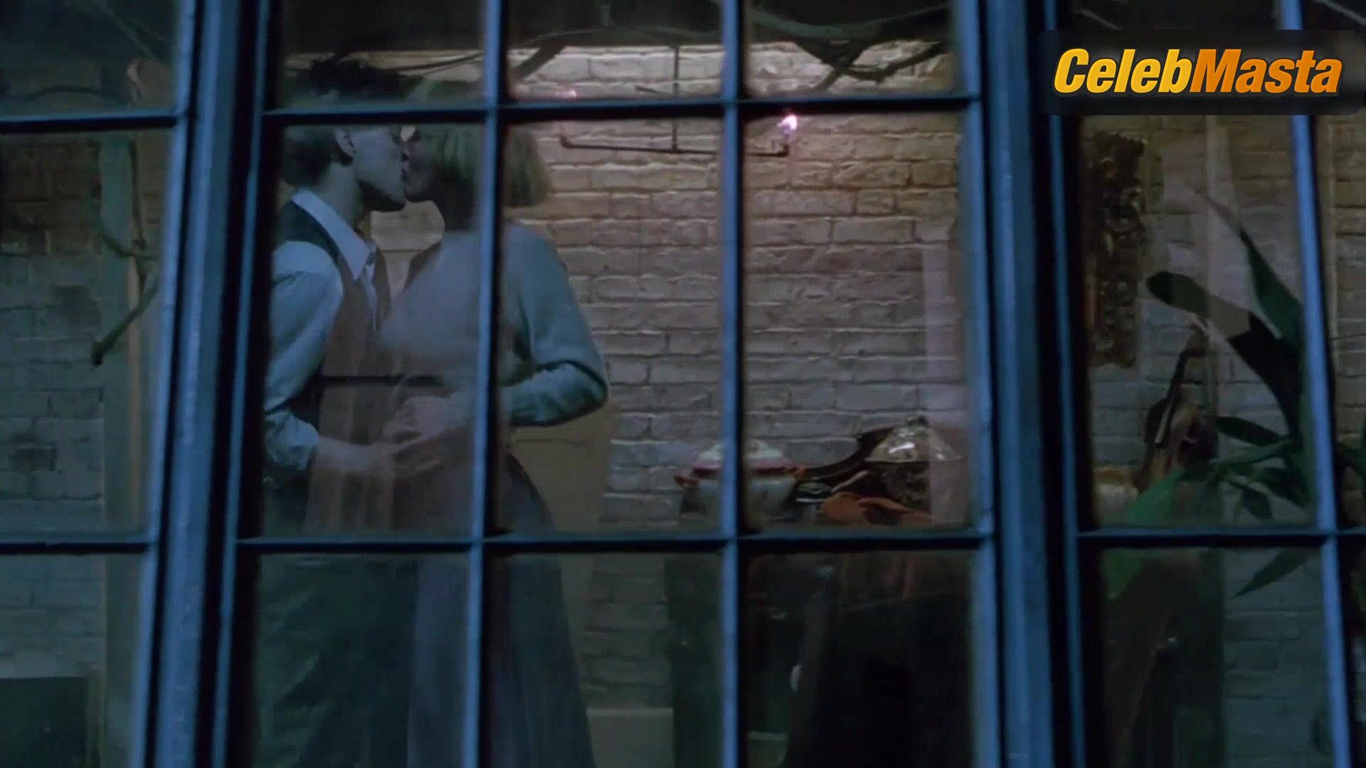 Emma Thompson ’s Sexy Scene From Carrington - Photo 4 of 5 photo 1