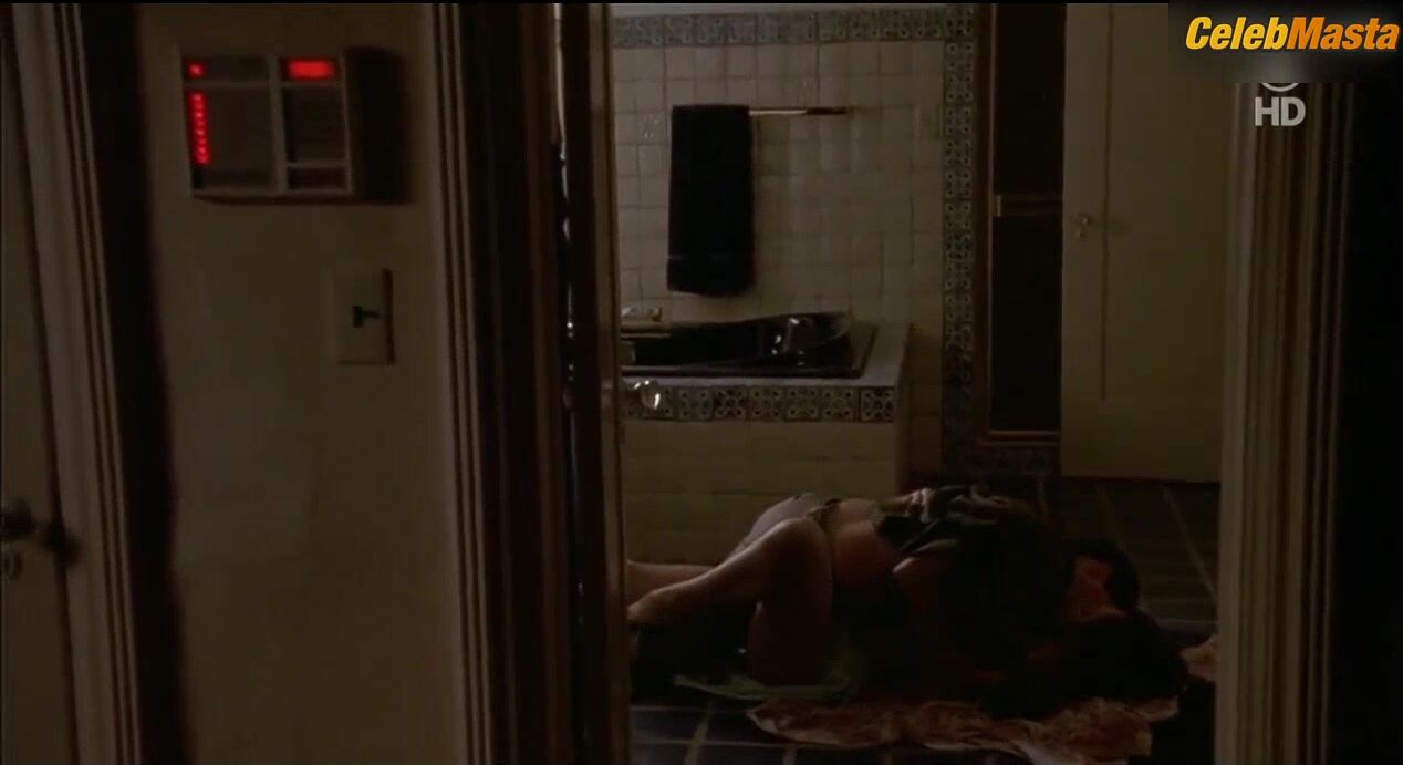 Madeleine Stowe ’s Ass, Tits Scene From Unlawful Entry - Photo 1 of 5 photo 4