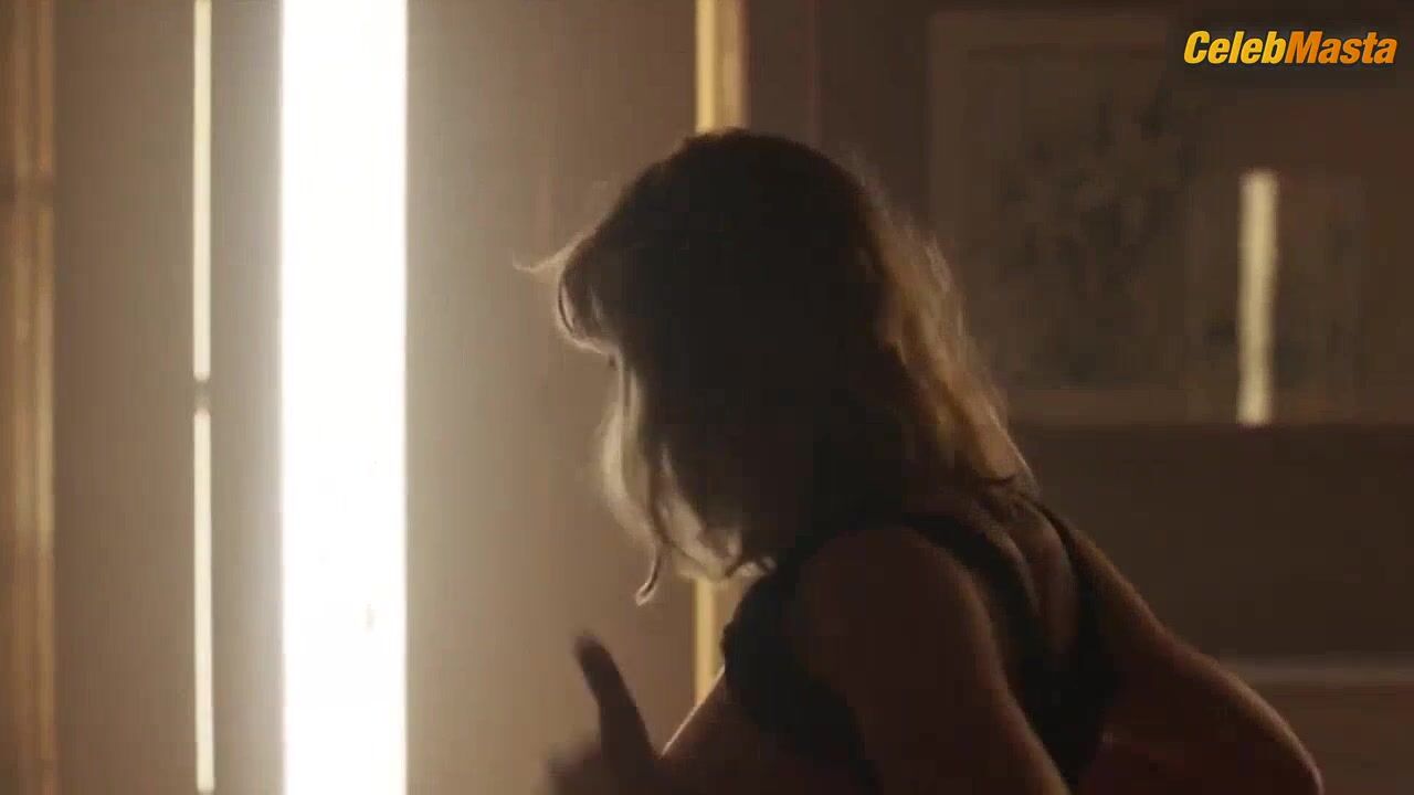 Nora Arnezeder Boobs, Underwear Scene In Riviera - Photo 1 of 5