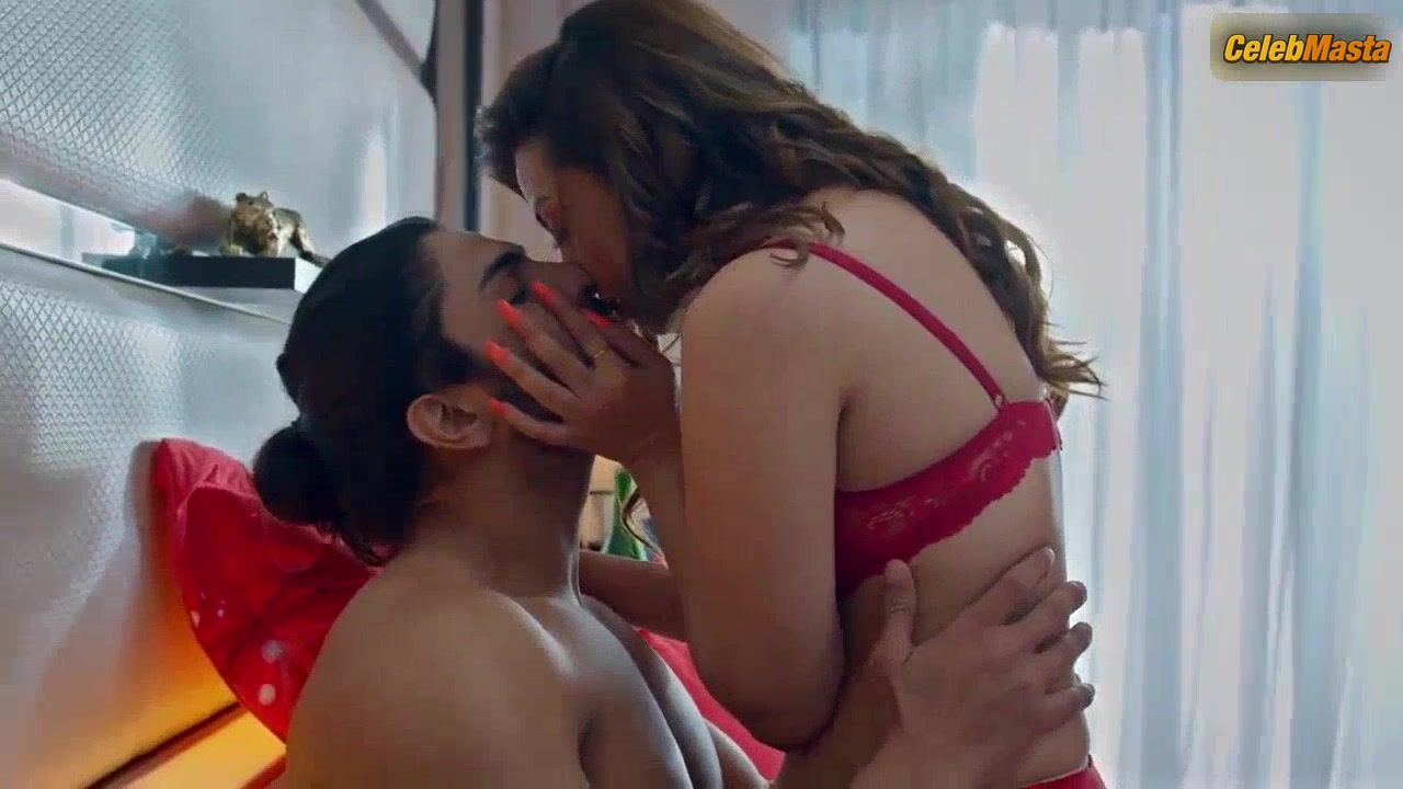 Irra Soni Hot Scene In Woodpecker - Photo 2 of 5
