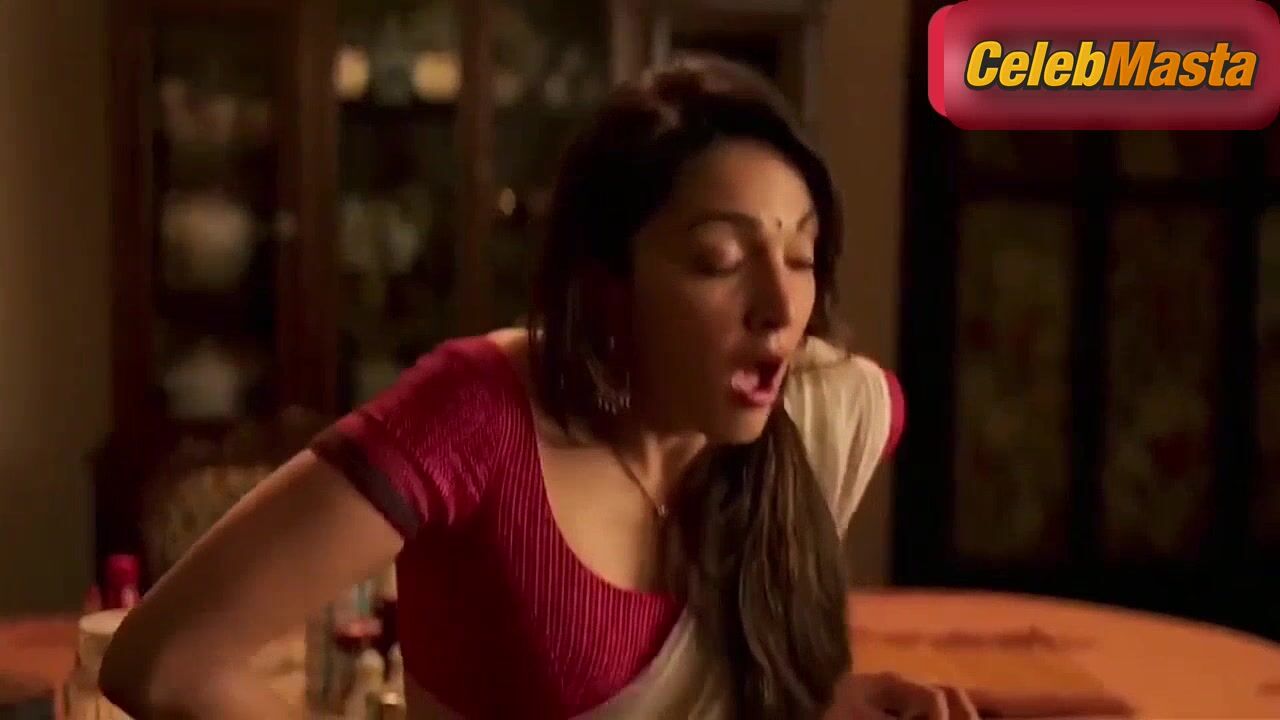 Kiara Advani Flaunts Lesbian, Swimsuit Scene In Lust - Photo 1 of 5 photo 4