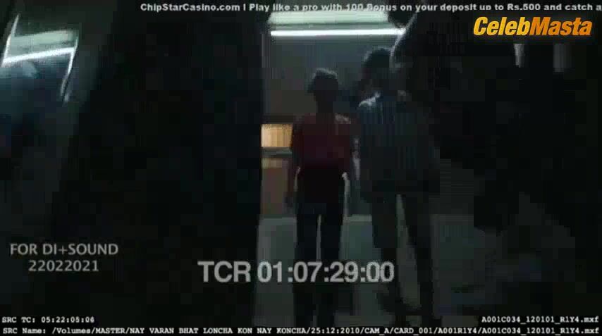 Kashmira Shah Tits Scene From Nay Varan Bhat Loncha Kon - Photo 3 of 5 photo 2